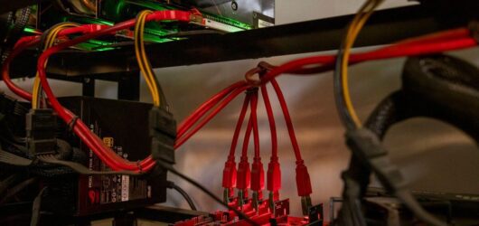 Bipartisan Bill to Reshape U.S. Cryptocurrency Regulation by Empowering CFTC Over SEC